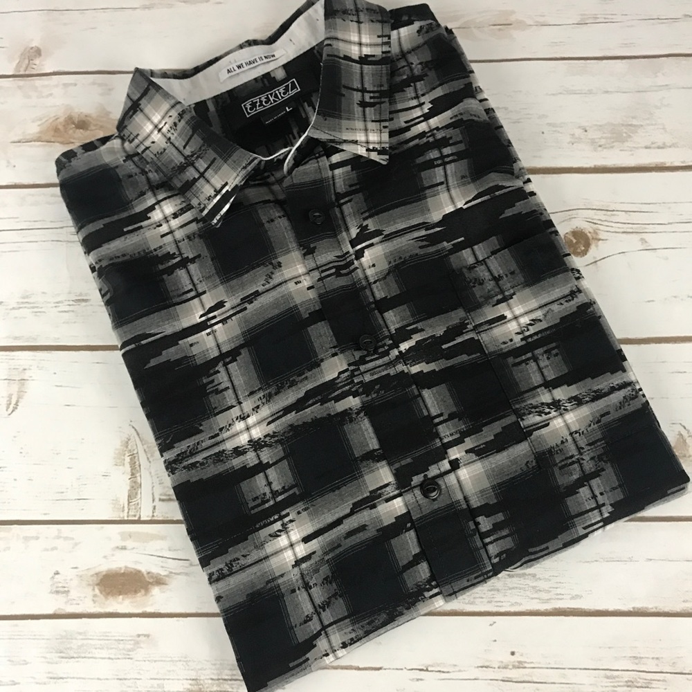 Ezekiel Short Sleeve Button Down Shirt